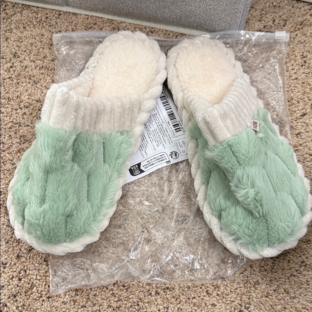 Cozy Plush Women's Slippers - Mint and Cream 6.5 to 7